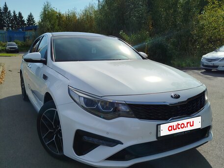 2019 Kia Optima IV Рестайлинг, белый, 2135000 рублей, вид 4