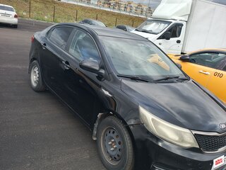 2016 Kia Rio III Рестайлинг, чёрный, 650000 рублей, вид 2