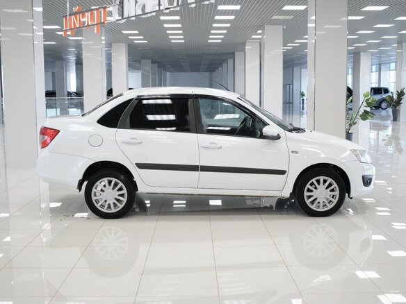 2015 Lada (ВАЗ) Granta I, белый, 399000 рублей - вид 4