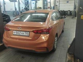 2017 Hyundai Solaris II, оранжевый, 1099000 рублей, вид 3