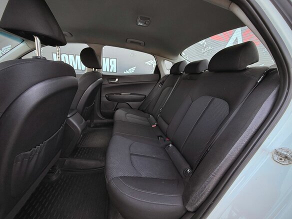 2019 Kia Optima IV Рестайлинг, белый, 1390000 рублей - вид 11