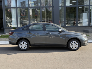 2026 Lada (ВАЗ) Vesta I Рестайлинг (NG), серый, 1755000 рублей, вид 2