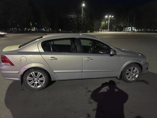 2010 Opel Astra H Рестайлинг, бежевый, 550000 рублей, вид 3