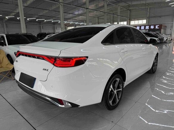 2022 Geely Emgrand L I, белый - вид 6
