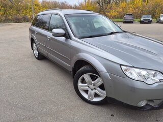 2007 Subaru Outback III Рестайлинг, серебристый, 1000000 рублей, вид 1