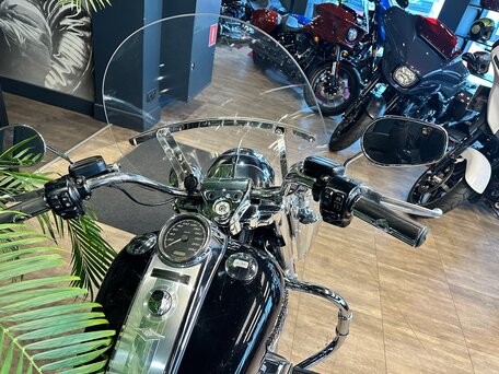 2018 Harley-Davidson Road King, чёрный, 2350000 рублей, вид 2