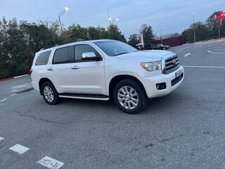 2014 Toyota Sequoia II, белый, 2200000 рублей, вид 1