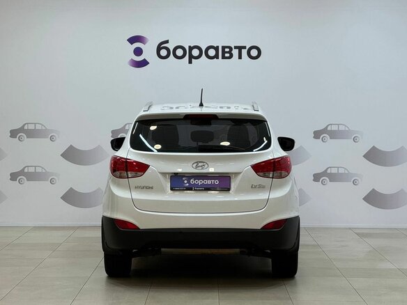 2011 Hyundai ix35 I, белый, 1195000 рублей - вид 4