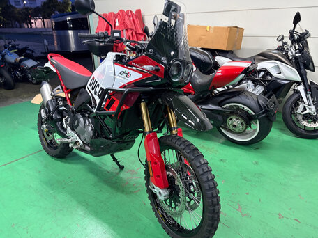 2025 Ducati DesertX, белый, 1680000 рублей, вид 3