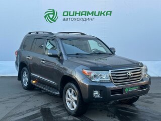 2013 Toyota Land Cruiser 200 Series Рестайлинг 1, серый, 3300000 рублей, вид 3