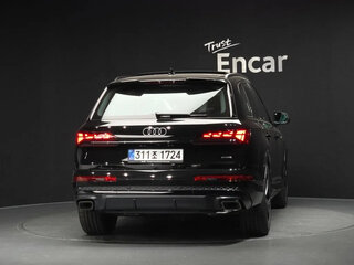 2026 Audi Q7 50 TDI II (4M) Рестайлинг 2, чёрный, 11876000 рублей, вид 4