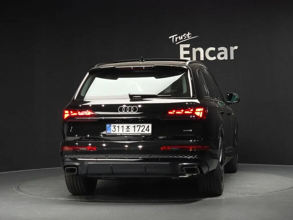 2026 Audi Q7 50 TDI II (4M) Рестайлинг 2, чёрный, 11876000 рублей - вид 3