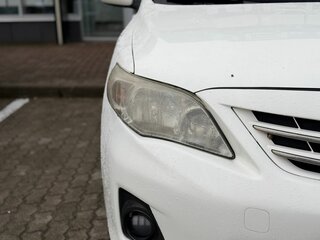 2013 Toyota Corolla X (E140, E150) Рестайлинг, белый, 1192000 рублей, вид 4