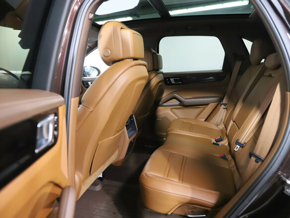 2021 Porsche Cayenne III, коричневый, 8900000 рублей - вид 25