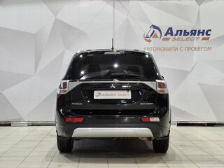 2014 Mitsubishi Outlander III Рестайлинг, чёрный, 1550000 рублей, вид 4