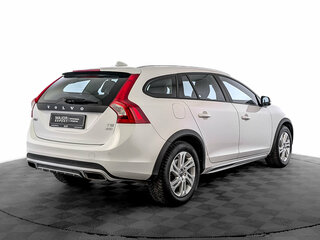2018 Volvo V60 Cross Country I, белый, 2400000 рублей, вид 5