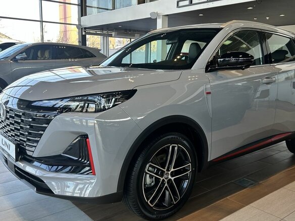 2026 Changan UNI-S I, серебристый, 3229900 рублей - вид 2