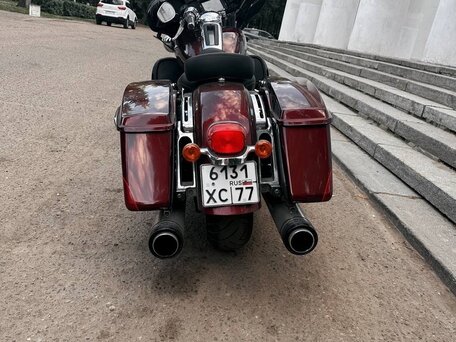 2017 Harley-Davidson Ultra Limited, красный, 2000000 рублей, вид 4