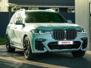 2022 BMW X7 40i I (G07), белый, 9000000 рублей, вид 3