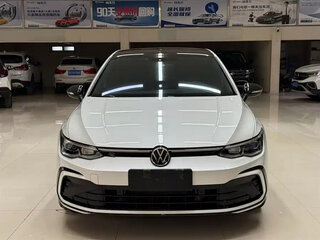 2023 Volkswagen Golf VIII, белый, 2040000 рублей, вид 2