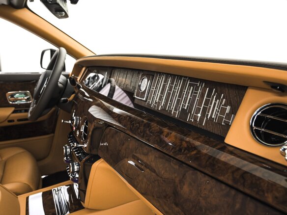 2024 Rolls-Royce Phantom VIII Рестайлинг (Series II), чёрный, 80000000 рублей - вид 9