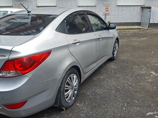 2011 Hyundai Accent IV, серый, 850000 рублей, вид 4