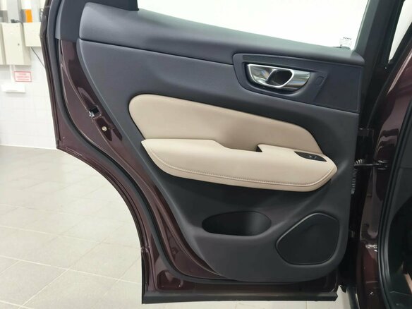 2025 Volvo XC60 II Рестайлинг 2, красный, 6290000 рублей - вид 33