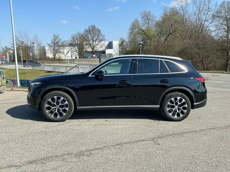 2026 Mercedes-Benz GLC 220 d II (X254), чёрный, 7092275 рублей, вид 3