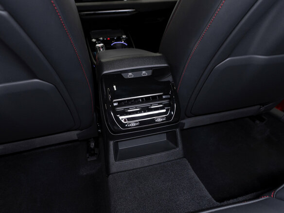 2025 Audi A5 L III (B10), красный, 6090000 рублей - вид 18