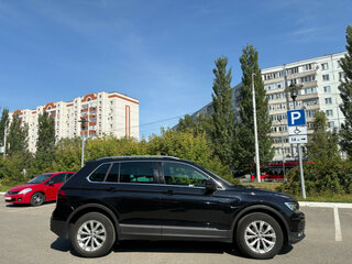 2018 Volkswagen Tiguan II, чёрный, 2830000 рублей, вид 4