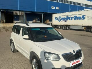 2015 Skoda Yeti I Рестайлинг, белый, 750000 рублей, вид 4