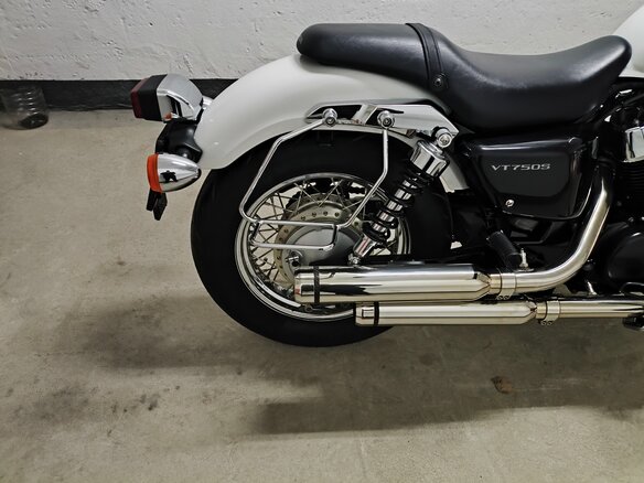 2010 Honda Shadow 750, белый, 600000 рублей - вид 8