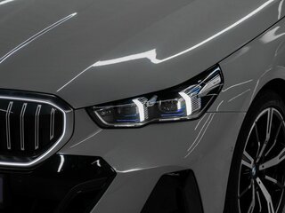 2024 BMW 5 серии 530i xDrive VIII (G60/G61/G68), серый, 8400000 рублей, вид 2