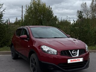 2013 Nissan Qashqai I Рестайлинг, красный, 980000 рублей, вид 2