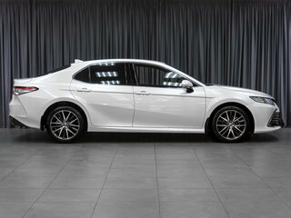 2022 Toyota Camry VIII (XV70) Рестайлинг, белый, 3689000 рублей, вид 5