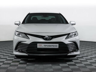 2021 Toyota Camry VIII (XV70) Рестайлинг, белый, 3189000 рублей, вид 2