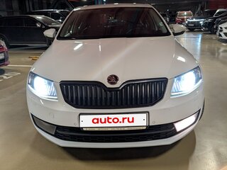 2016 Skoda Octavia III (A7), белый, 1800000 рублей, вид 2