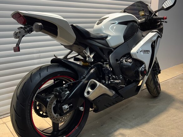 2008 Honda CBR 1000 RR/RA Fireblade, белый, 799000 рублей - вид 5