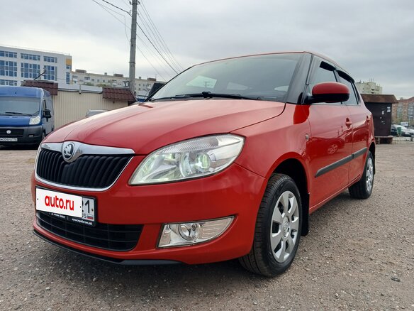 2014 Skoda Fabia II Рестайлинг, красный, 547000 рублей - вид 2