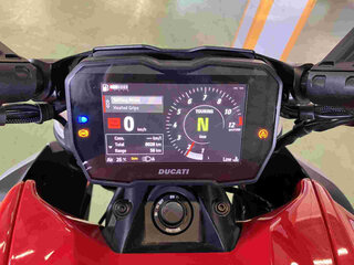 2023 Ducati Diavel V4, красный, 2000000 рублей, вид 5
