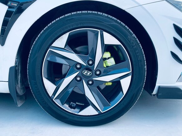 2022 Hyundai Elantra VII (CN7), белый, 1690000 рублей - вид 15