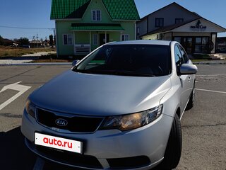2010 Kia Cerato 5-speed II, серебристый, 800000 рублей, вид 2