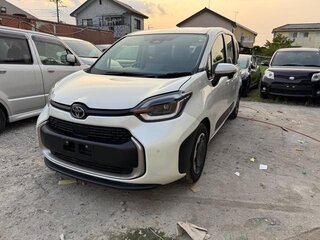2023 Toyota Sienta III, белый, 1432000 рублей, вид 4