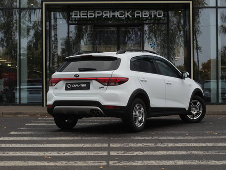 2019 Kia Rio X-Line IV, белый, 1300000 рублей, вид 4