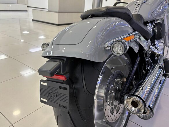 2024 Harley-Davidson Fat Boy, серый, 2550000 рублей - вид 25