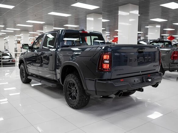 2025 Ram 1500 Crew Cab V Рестайлинг, синий, 8490000 рублей - вид 7