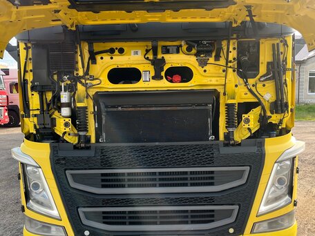 2018 Volvo FH, жёлтый, 7800000 рублей, вид 4