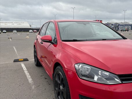 2014 Volkswagen Golf VII, красный, 860000 рублей, вид 3
