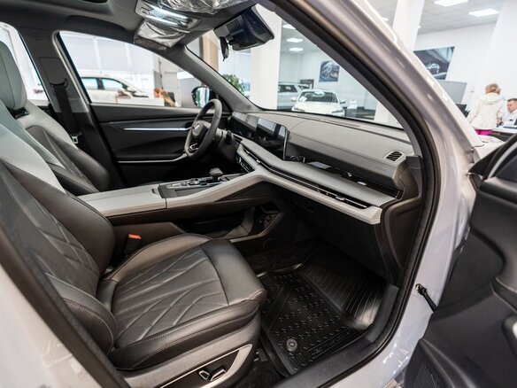 2024 Changan CS75 Plus III, серый, 2900000 рублей - вид 9