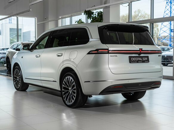 2026 Changan Deepal S09, серебристый, 7039900 рублей - вид 6